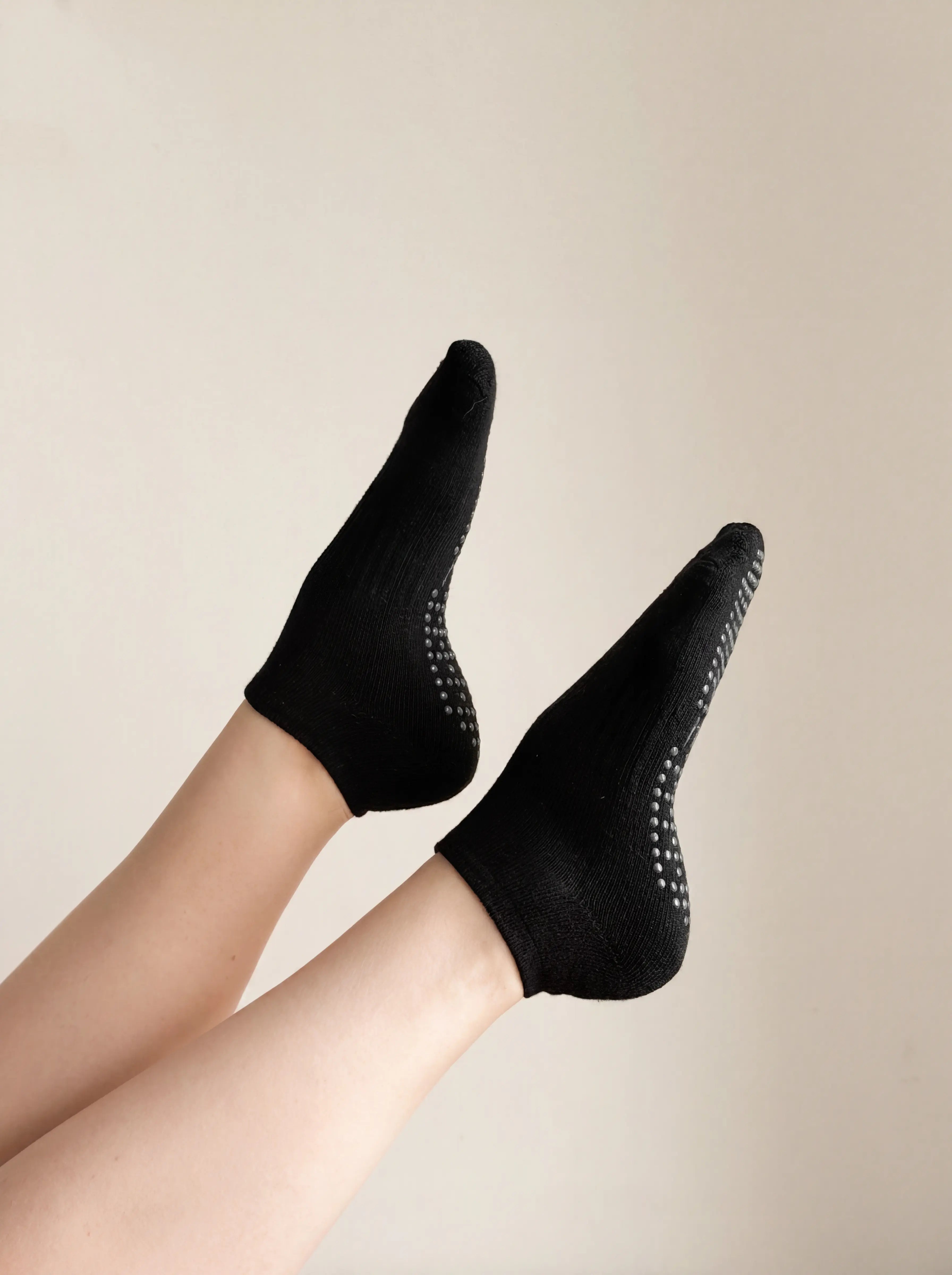 Low Cut Pilates Grip Socks - Black