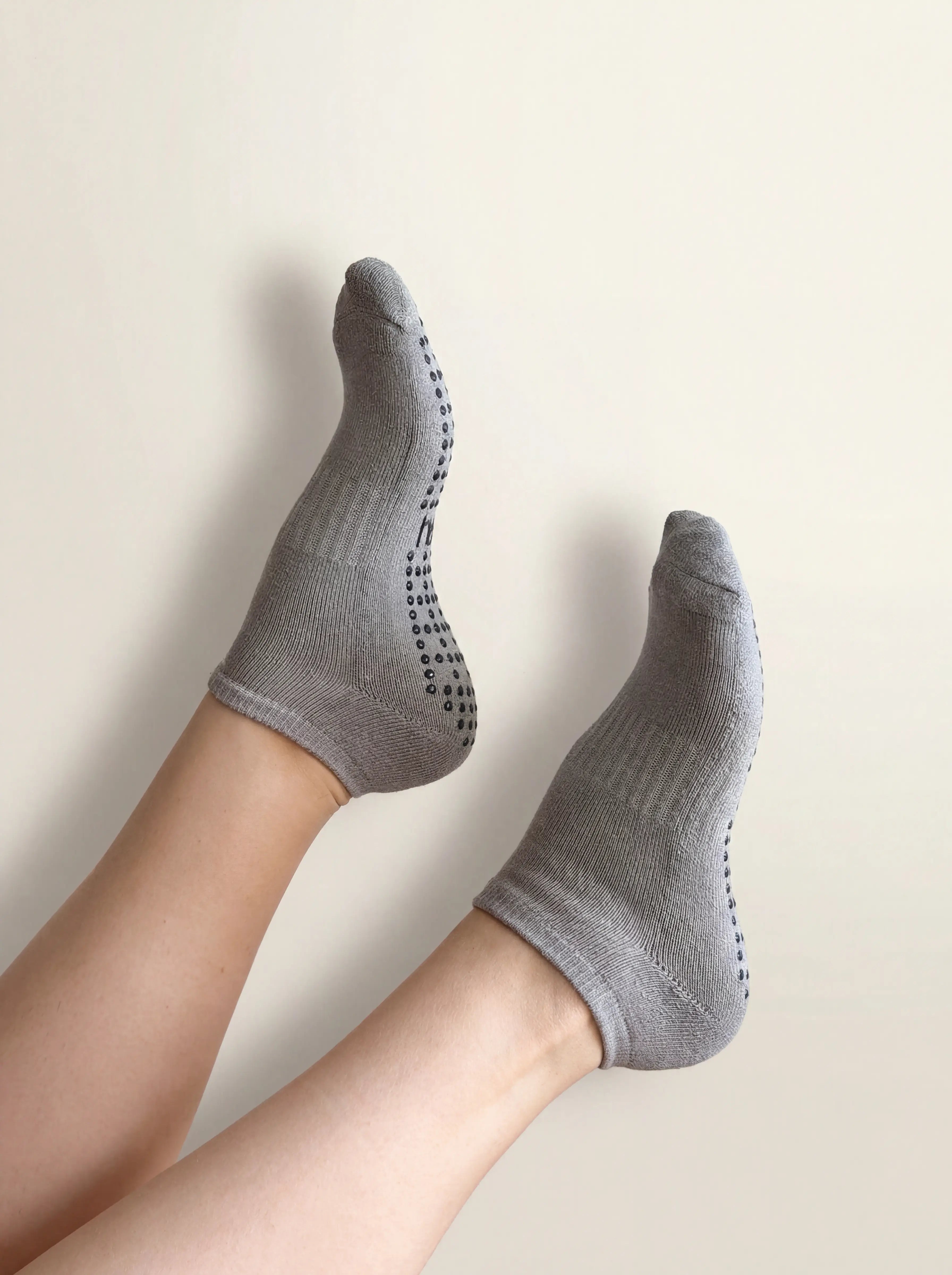 Low Cut Pilates Grip Socks - Grey