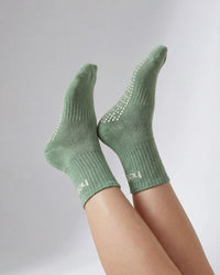 Mid Crew Pilates Grip Socks - Sage Green
