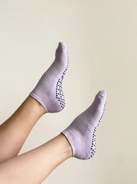 Chaussettes Pilates antidérapantes courtes - Violet/Noir